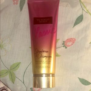 VIctoria Secret Classic strawberry & champagne